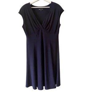 Jones New York Women’s Size 14 dress, navy V-neck, sleeveless, polyester/spandex